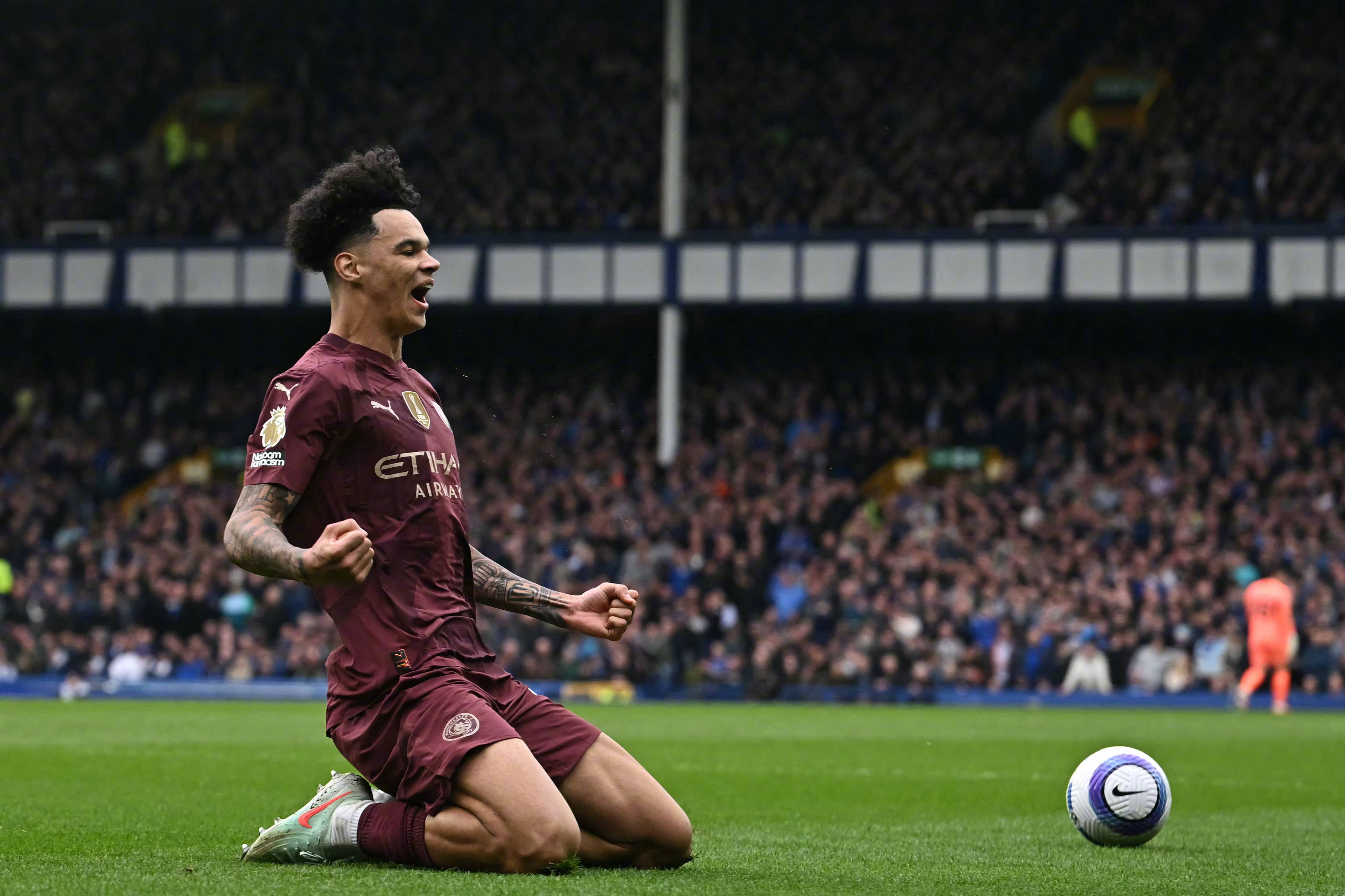 曼城主场逆转里尔,英超球队取得关键胜利的简单介绍 曼城主场逆转里尔,英超球队取得关键胜利的简单介绍